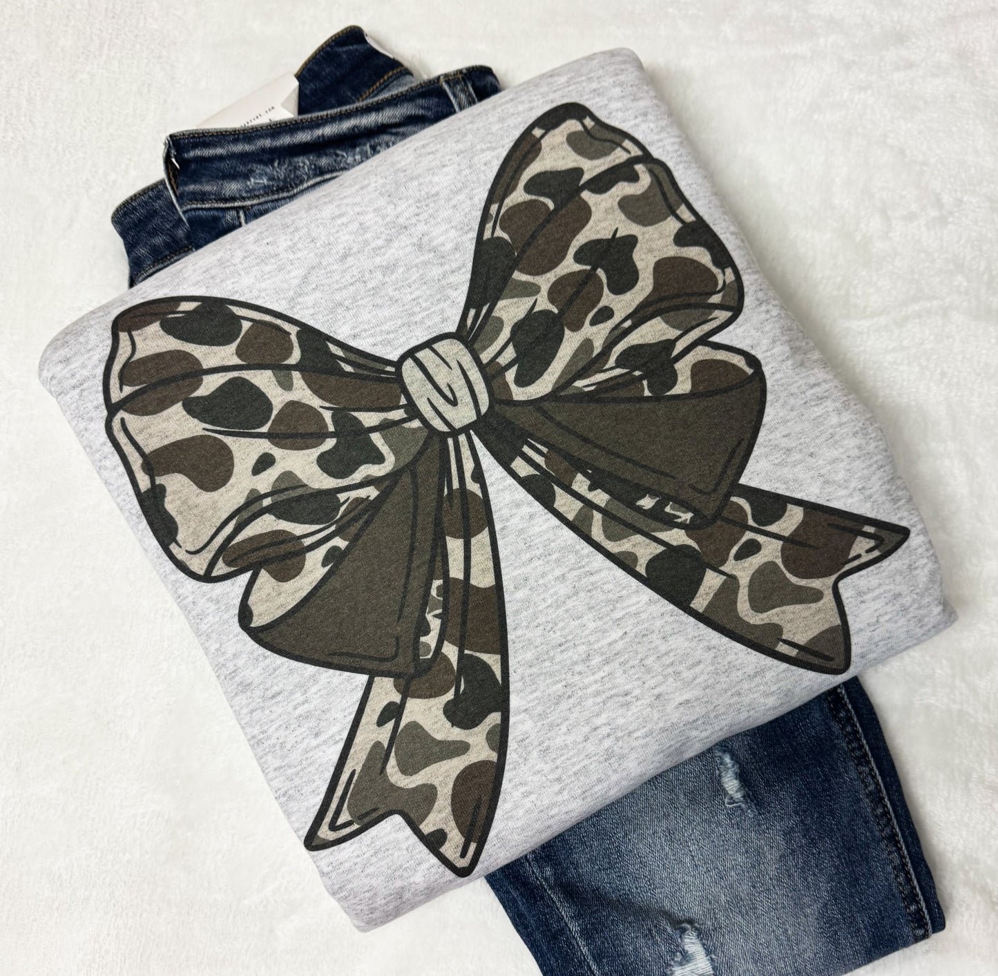 camo bow crewneck on ash