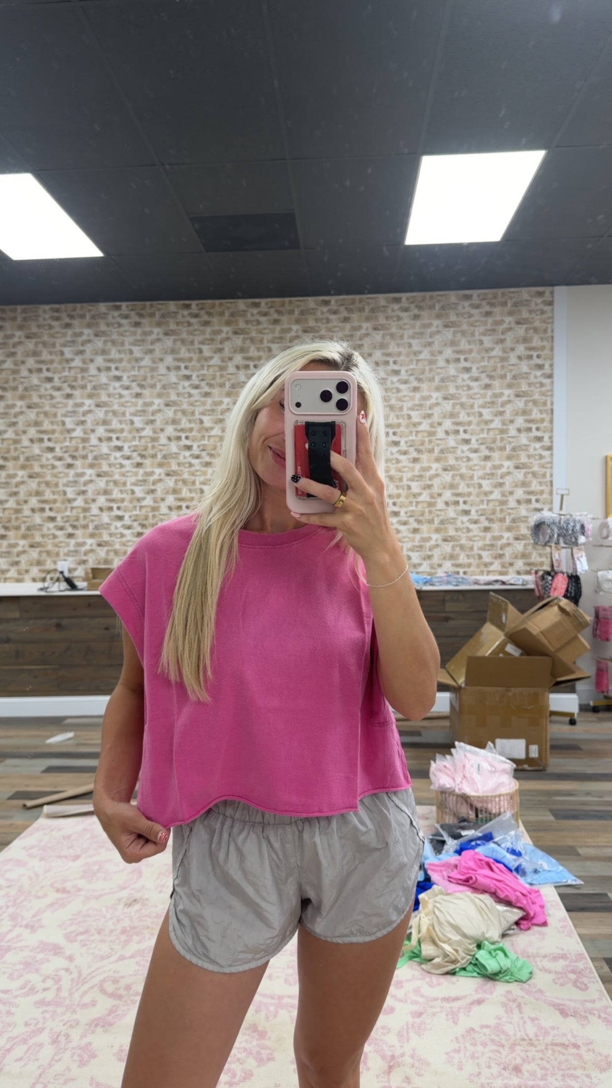 Crew Neck Boxy Sleeveless Cropped Top