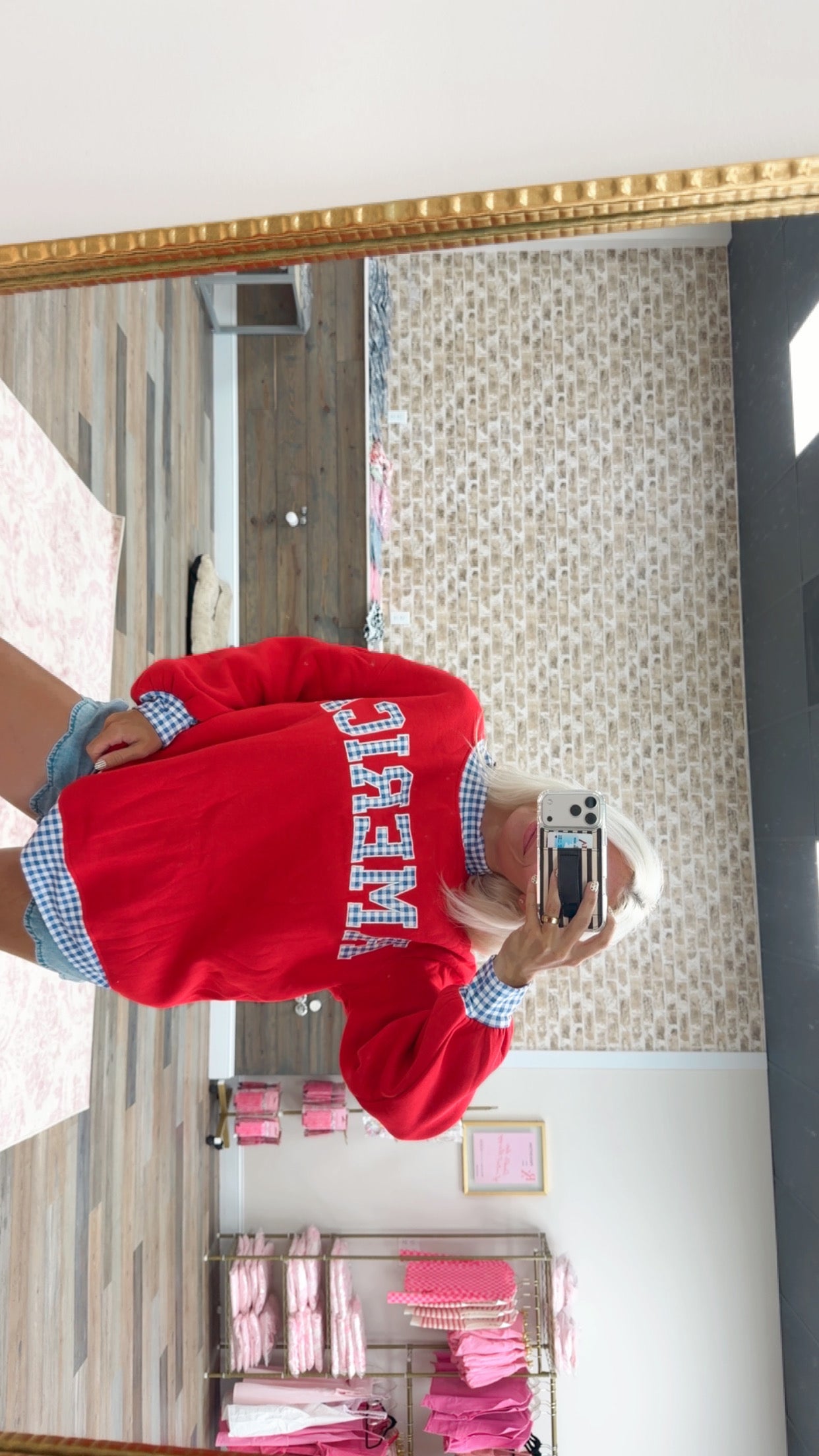 A M E R I C A  MOCKNECK SWEATSHIRT