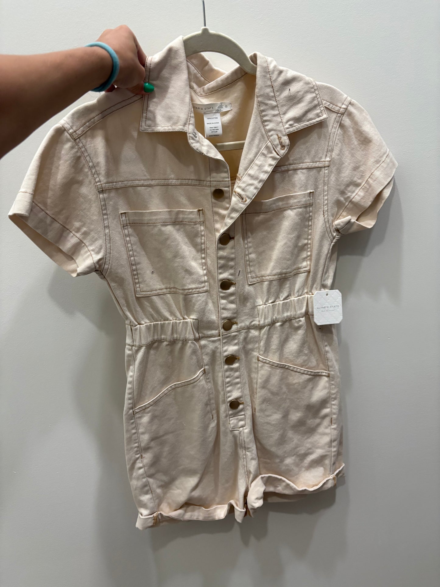 xs cream romper new w tags