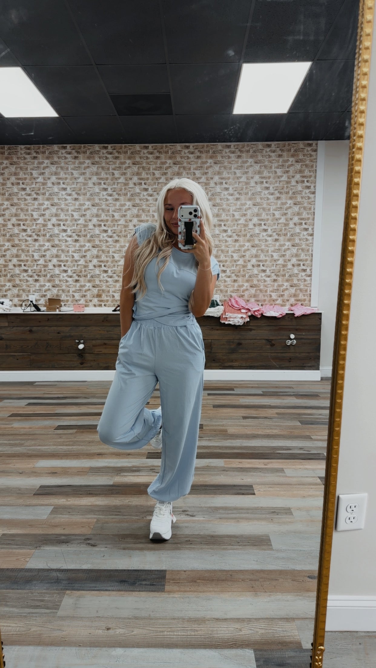 RUNNING LATE SET