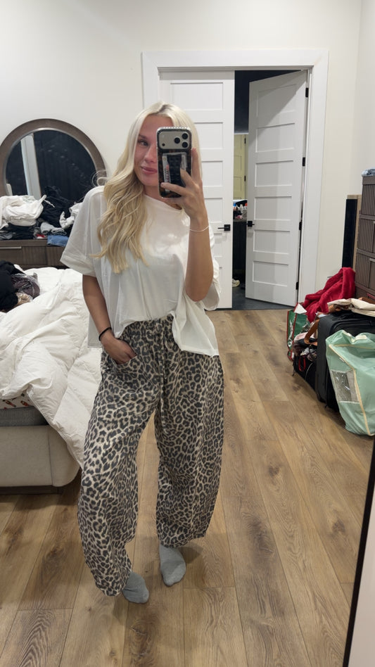 OVERSIZED WHITE BOXY CROP